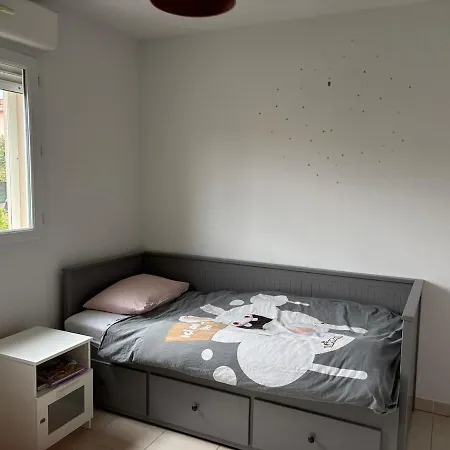 Maison Au Calme Avec Clim, Jardin ,piscine Dans *